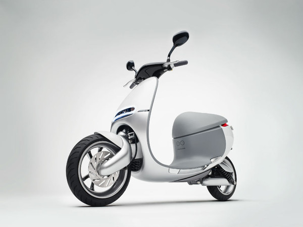 Gogoro推出不用充電智能電動摩托SmartScoote