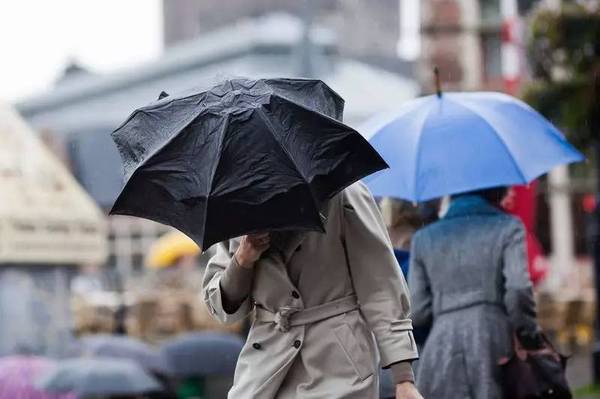 共享雨傘頻獲融資，是真機(jī)會還是偽需求？