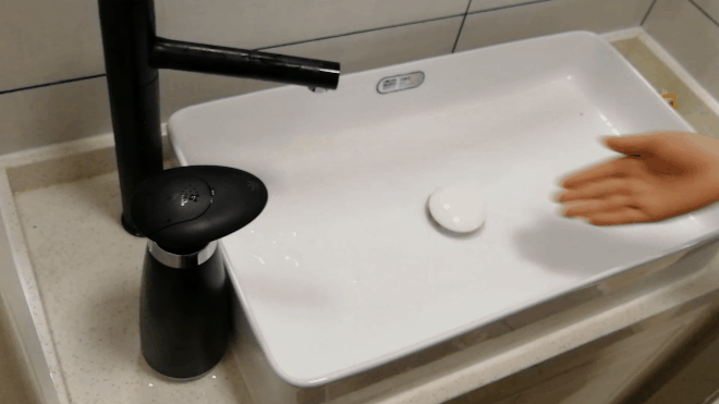 1529857329122046.gif