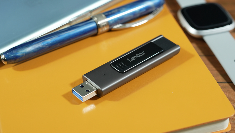 職場、學(xué)場必不可少的神器-雷克沙M900U盤