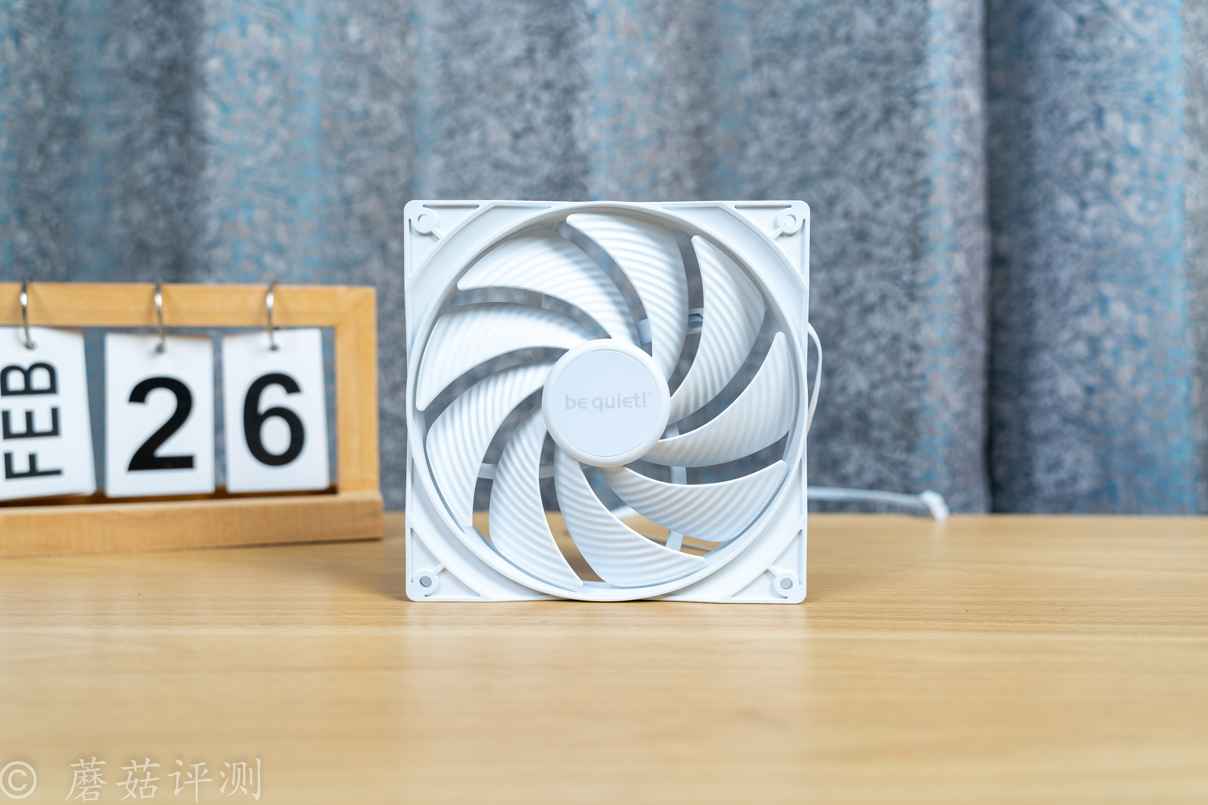 散熱效果更優(yōu)秀，運行表現(xiàn)更安靜，德商德靜界PURE WINGS 3 140mm PWM白色高速版風扇 評測