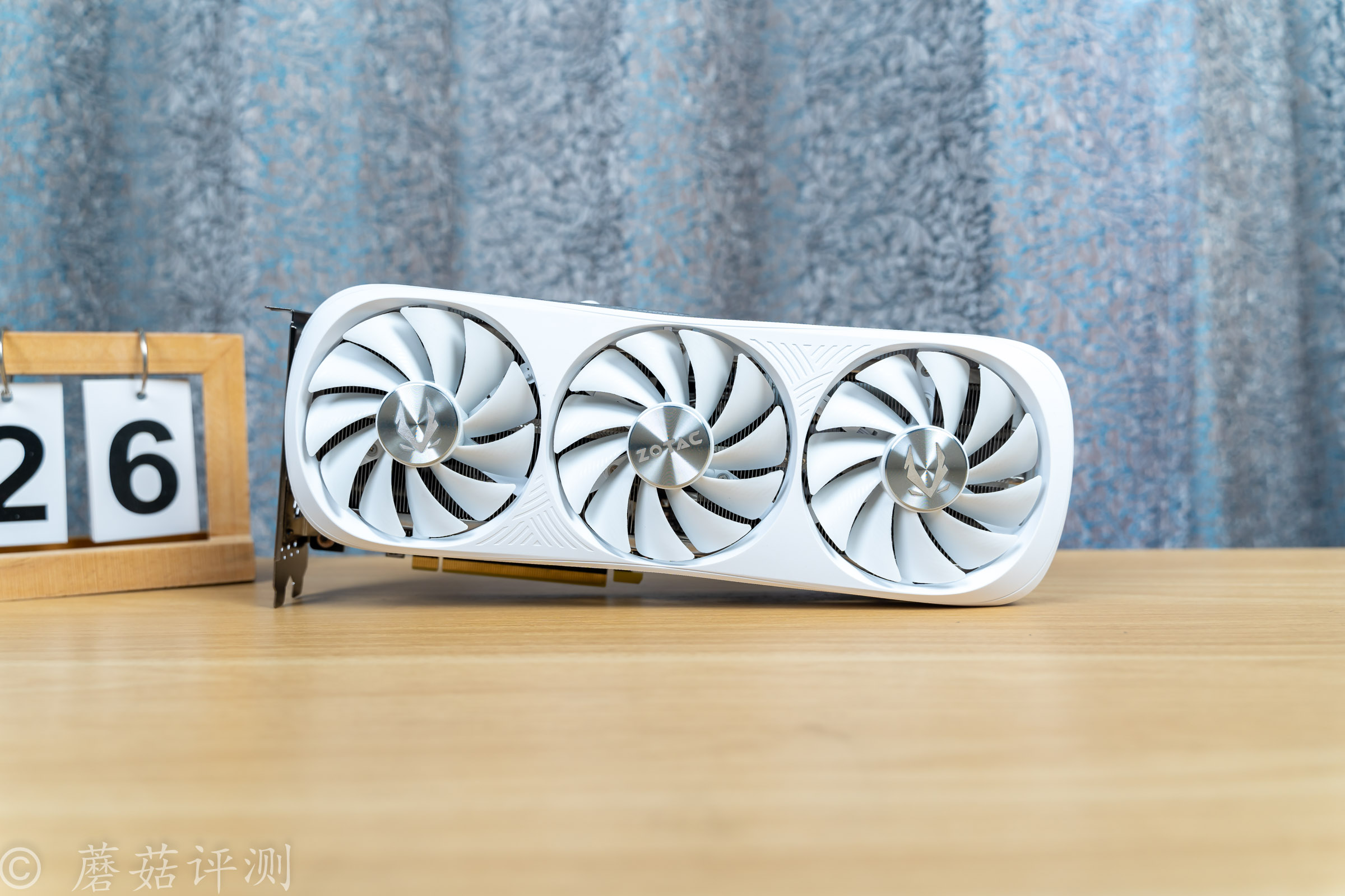 清新素雅，完美適配白色主題機(jī)箱，索泰RTX4070 Ti Super OC月白顯卡 評(píng)測(cè)